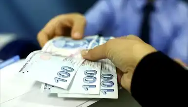 Ankara'da Yaşanan Trafik Kazasında 3 Kişi Yaralandı