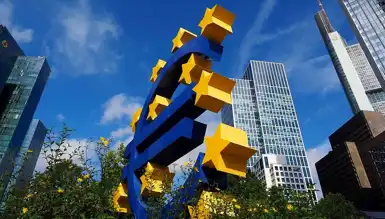 Euro Bölgesi'nde Ekonomik Yavaşlama Tehlikesi