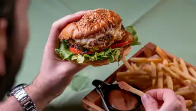 Hamburgerlerde Şok Keşif! Dana Eti Değilmiş!